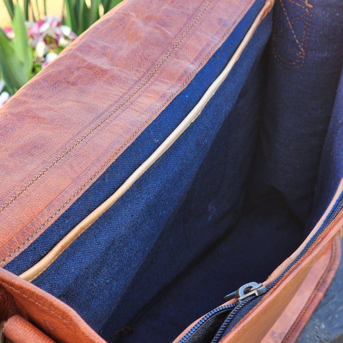 Rust Sydney – wholesale Laptop bag – Unisex – The Big Pommie 16-inch Old School Leather Satchel Bag4