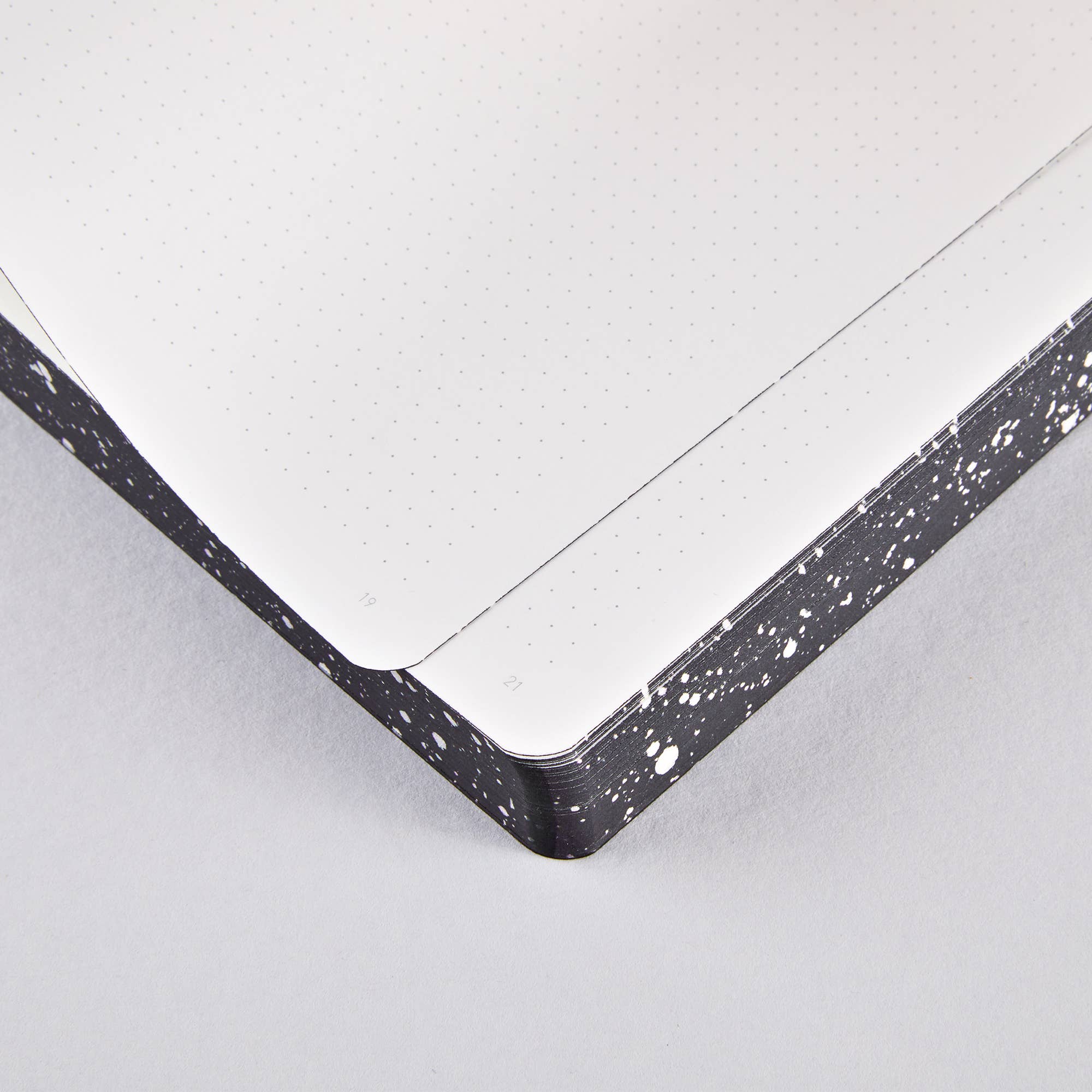 nuuna - Wholesale Notebook - Milky Way - Notebook Graphic L | A5+ | 3.5mm dot grid1
