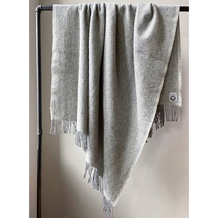 Wollen deken met franjes 100% merinowol 130x200 cm, effen antraciet mélange voor wholesale door WoolOnly