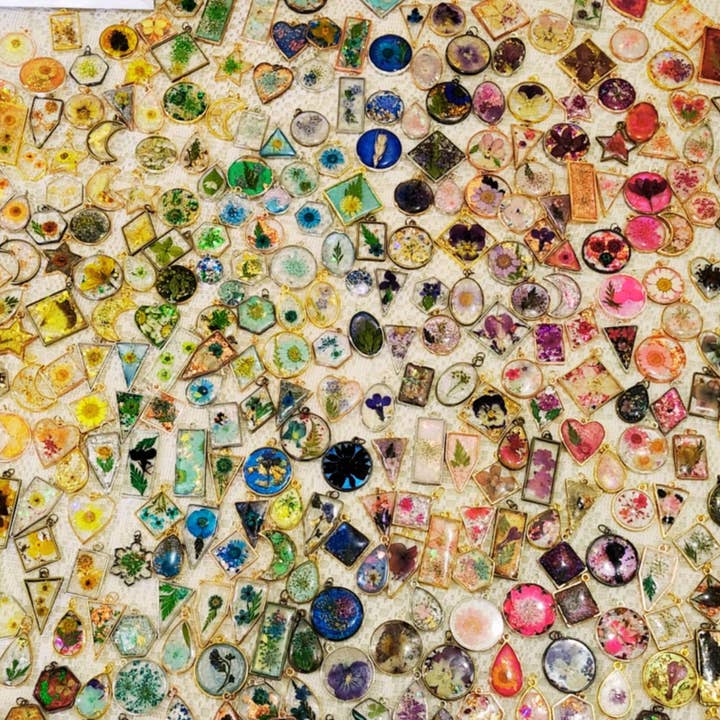 Pendentif Floral pour la vente par Immortal Flora