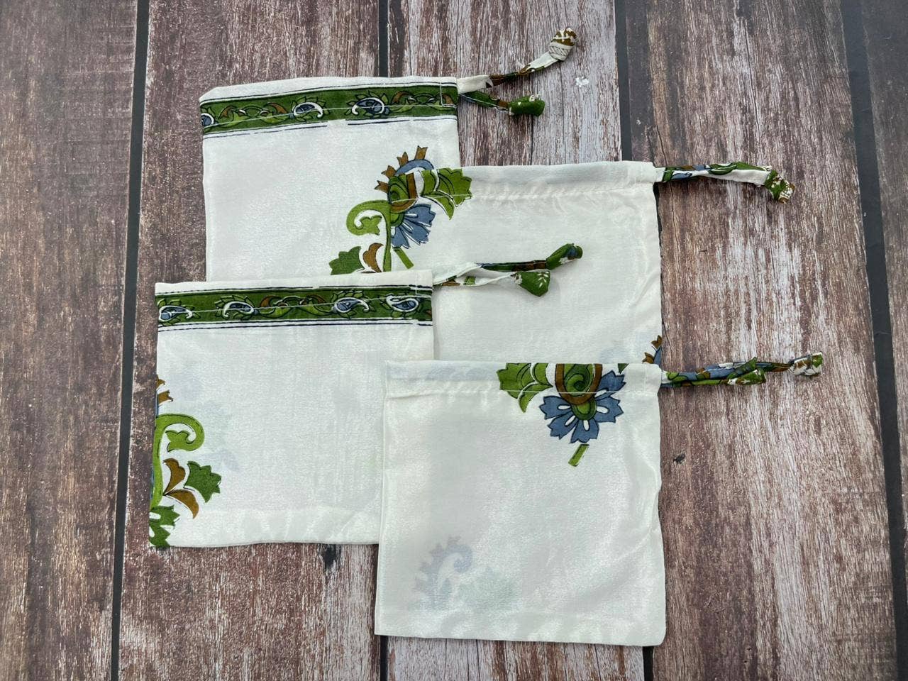 House of Kraft - Wholesale Gift Bag Set/Pack - Gift Pouches | Upcycled Silk Pouch | Pack Silk Gift Pouch6
