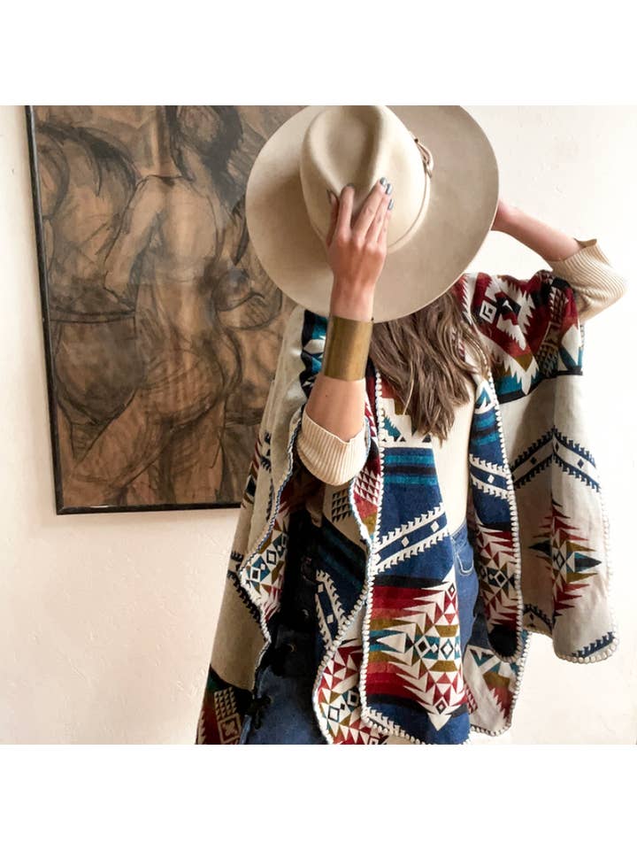 ACHACHAY - Wholesale Poncho - Unisex - Chaska Reversible Shawl