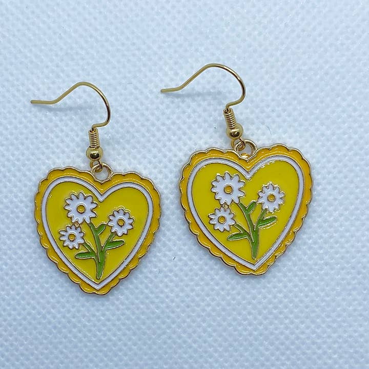 Brincos Coração Amarelo e Margarida por atacado de Trinkerbell Jewelry
