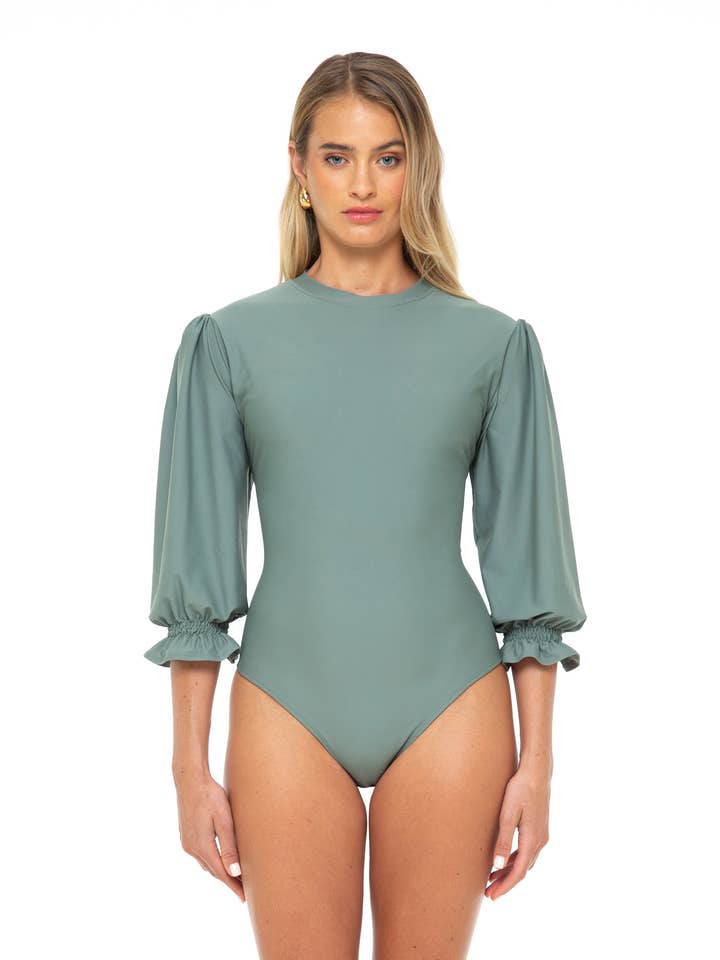 Après Swim Body a Maniche a Sbuffo per la vendita all'ingrosso da parte di Phie Collective