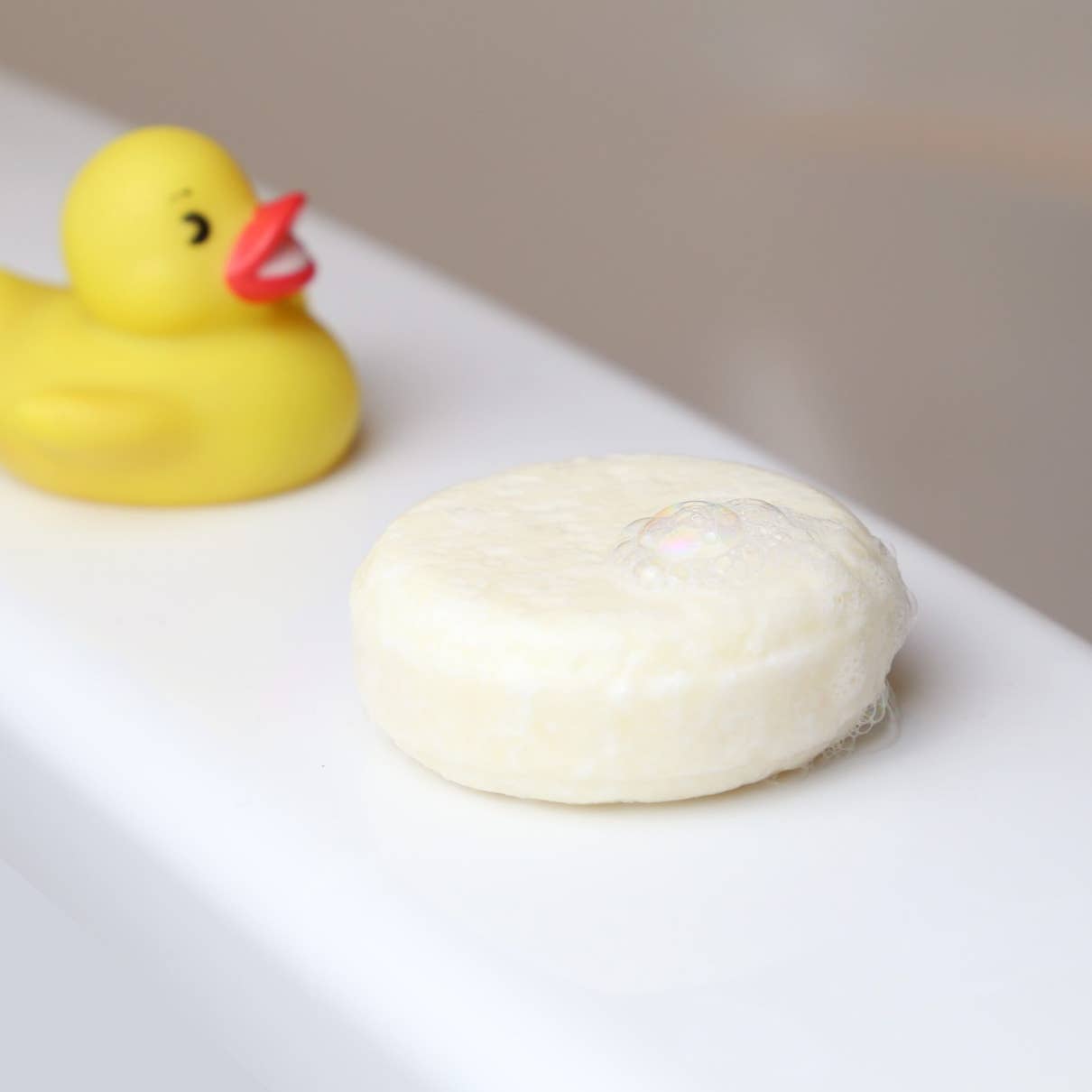 Beewise - Wholesale Shampoo Puck/Solid Shampoo - Shampoo Bar Baby & Kids | SLS-Free & Vegan3
