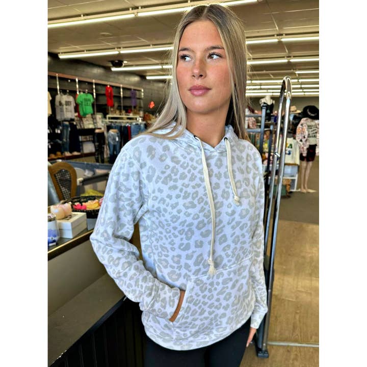 Felpa con cappuccio morbida leopardata vuota (nera, rosa o bianca) per la vendita all'ingrosso da parte di Wren Rae