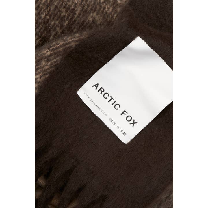 Arctic Fox & Co. - North America - Wholesale Throw Blanket - The Reykjavik Throw - 100% Recycled - Dark Earth Brown -FW253