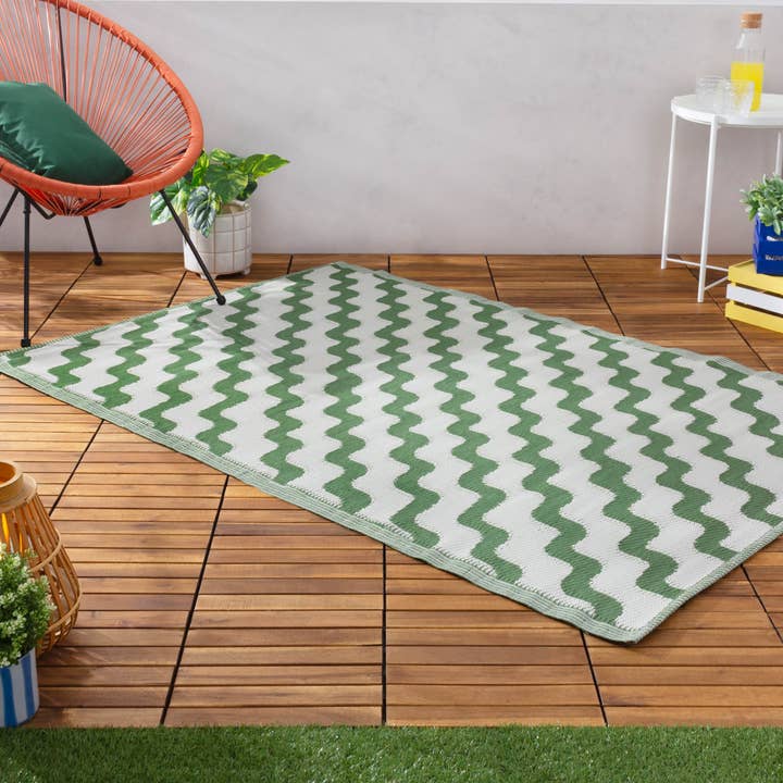 Wave Indoor/Outdoor 100% Recycled Rug Green for wholesale on Faire