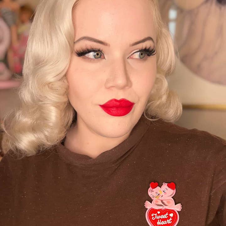 Lipstick & Chrome – wholesale Brooch – Tweet Heart Brooch by 50's Vintage Dame x Lipstick & Chrome2