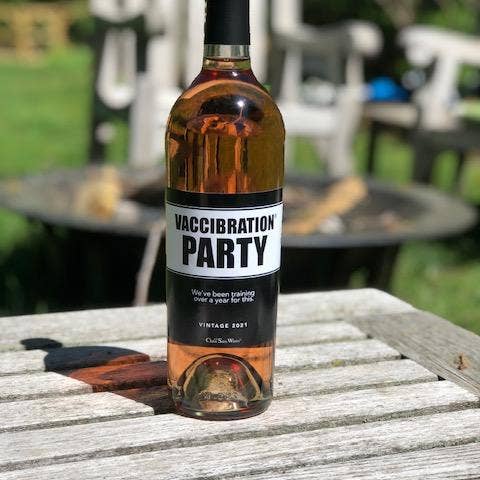 Class With Sass Party Decor - Vendita all'ingrosso Etichette regalo - «Partito Vaccibrazione» 2021. Divertenti etichette per bottiglie di vino.2