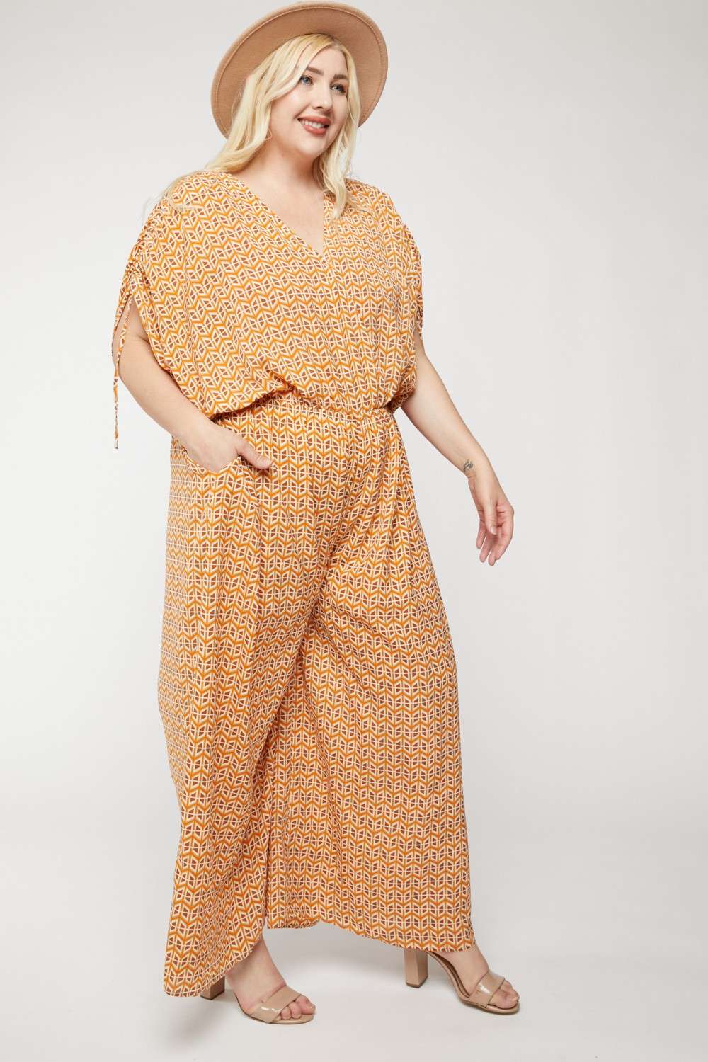 Davi & Dani - Vente Combinaison – femme - COMBINAISON SANS MANCHES IMPRIMÉE À COL EN V15