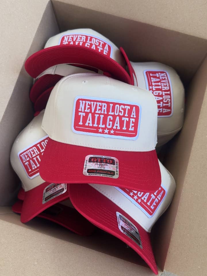 Nie verlorener Tailgate-Hut - Rot für den Großhandel von Hartland Goods