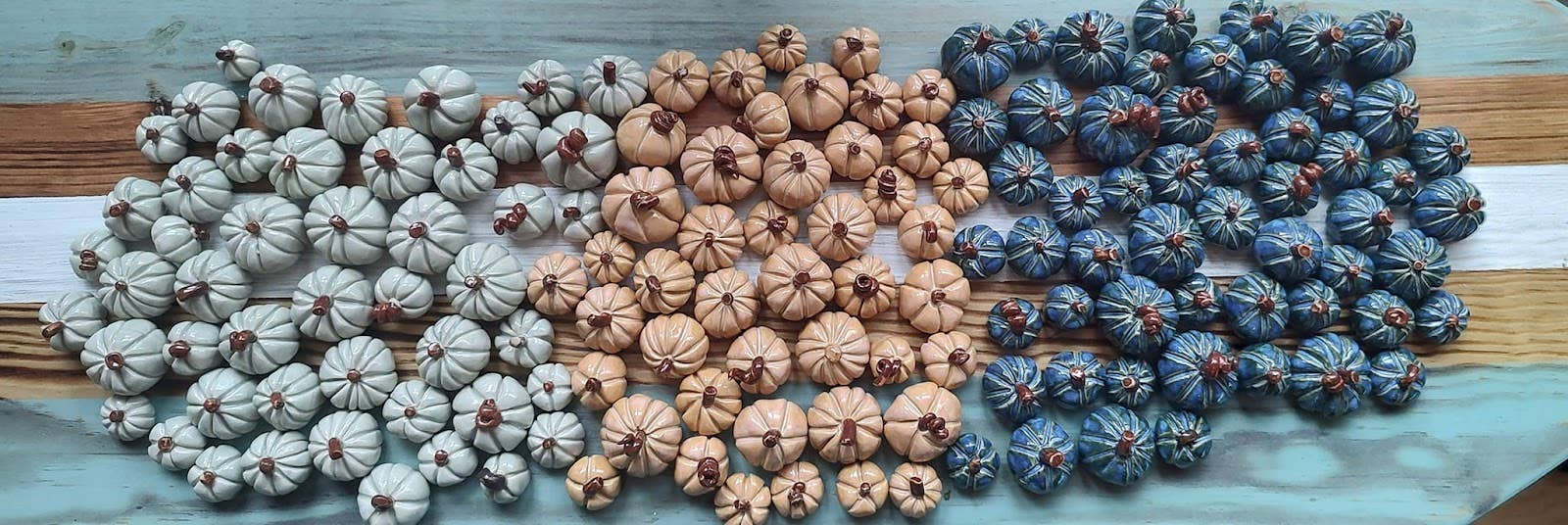 Teal Turtle Studio – Engroshandel Skulptur – Mini håndlavede keramiske græskar 1