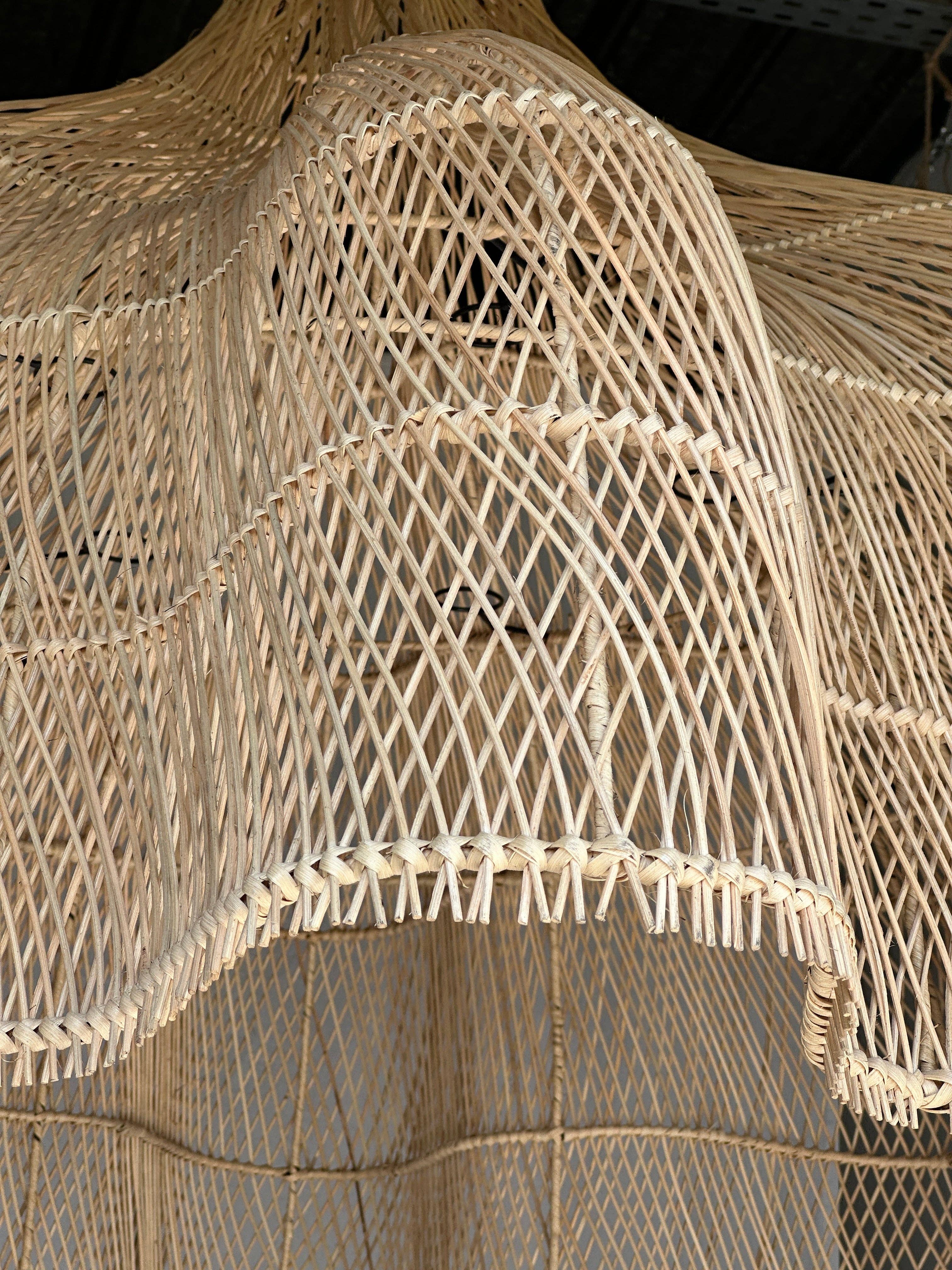 Office Objets - Wholesale Chandelier/Hanging Light - Immense rattan suspension in the shape of a flower, tulip, corolla H:1m; D:1m5033