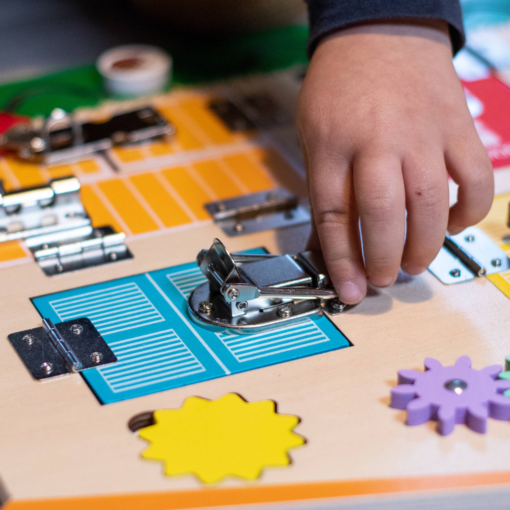 Max & Lea – wholesale Wood toy – Child – LOCKBOARD: A Superb Wooden BusyBoard6