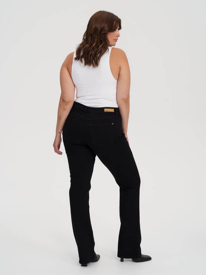Yoga Jeans - Wholesale Jeans - Women's - CLASSIC RISE / CHLOE STRAIGHT / BLACK / 34'' INSEAM8