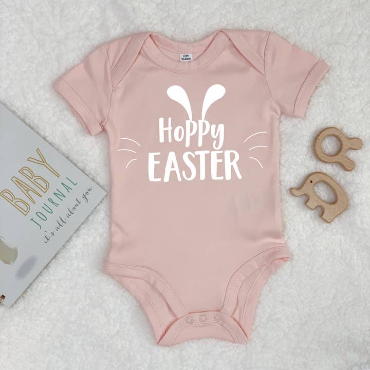 Lovetree Design - Vendita all'ingrosso Tutina (senza piedini) - Neonati - Body neonato con coniglietto pasquale - Buona Pasqua Baby Hoppy
