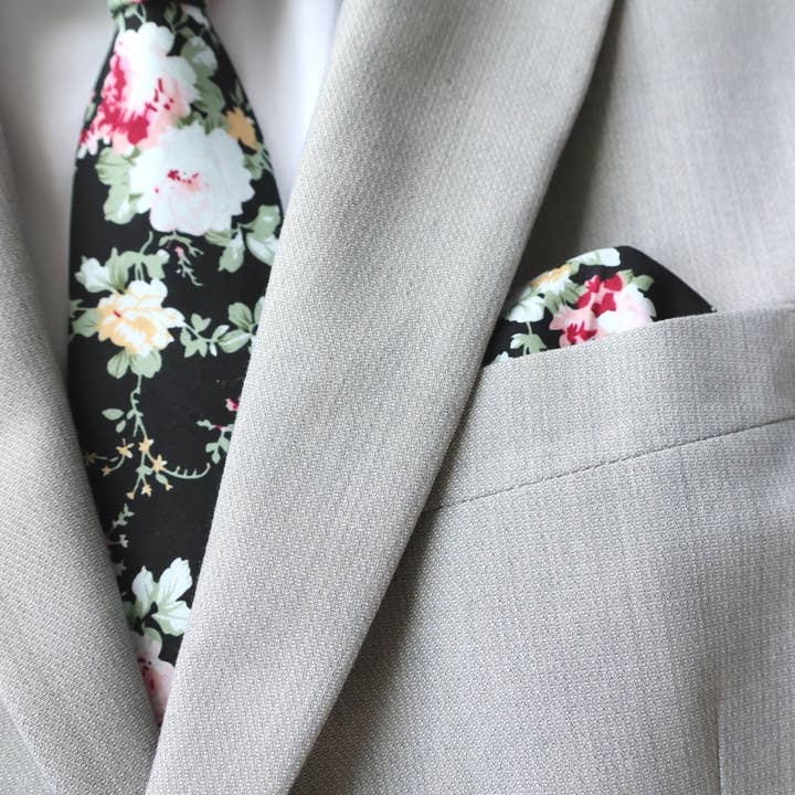 Etui de poche à motif floral noir Benton pour la vente par Tie Mood