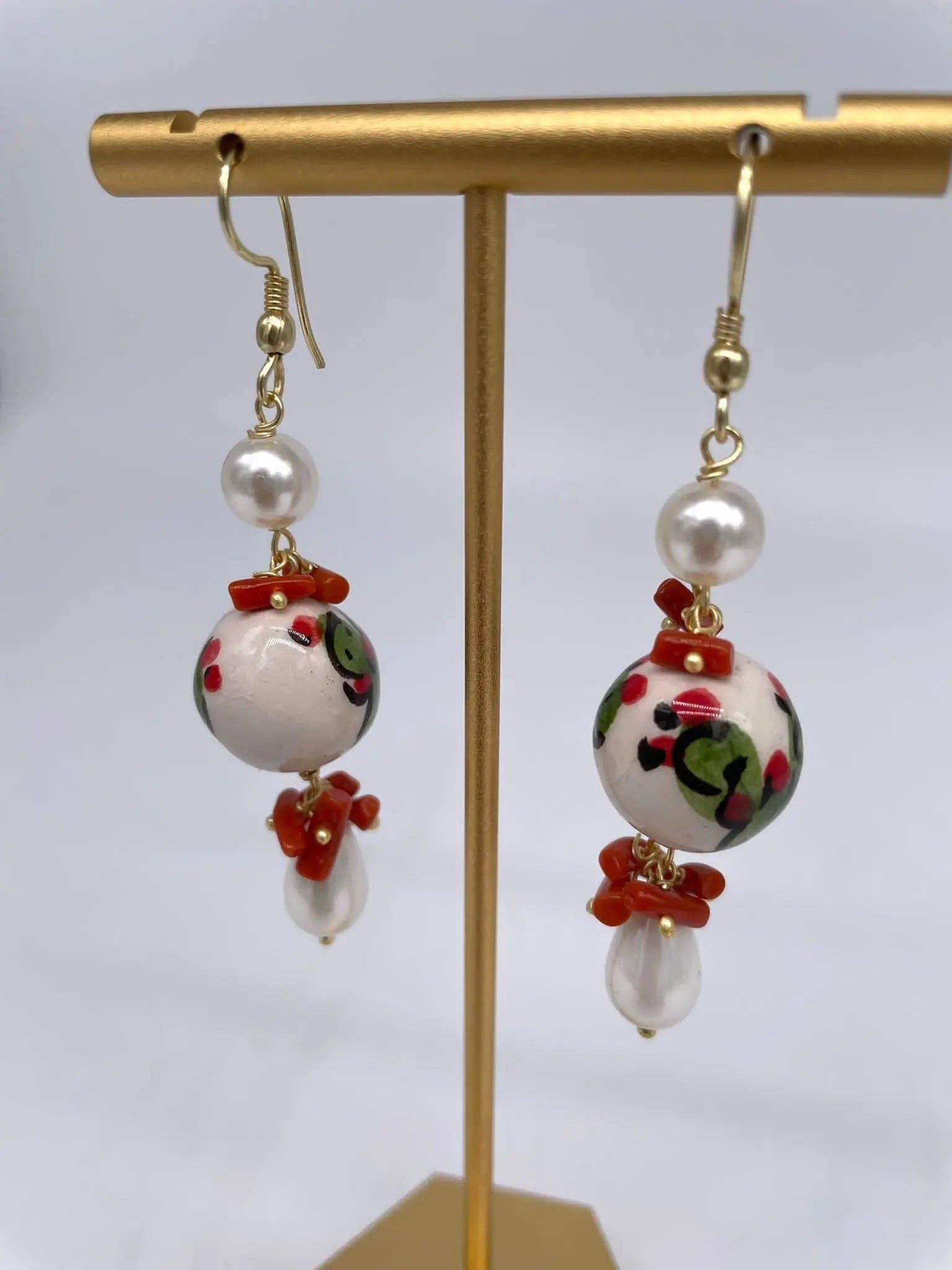 DD Ceramiche Siciliane – wholesale Dangle earrings – Handmade White Christmas Balls Earrings in Caltagirone Ceramic, stones and coral2