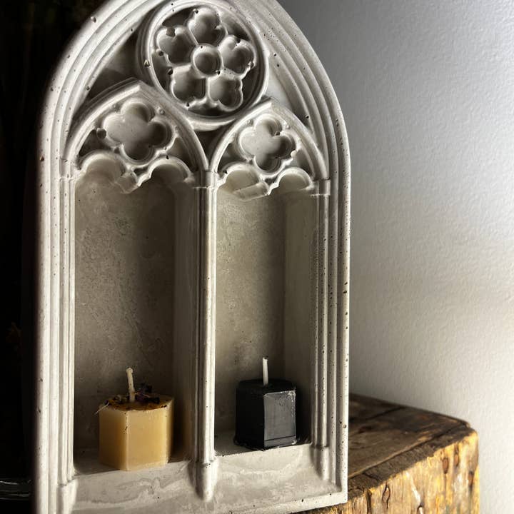 The Chaotic Good (previously The Great Cosmic Trust) - Venta al por mayor Candelabros - Altar gótico de hormigón