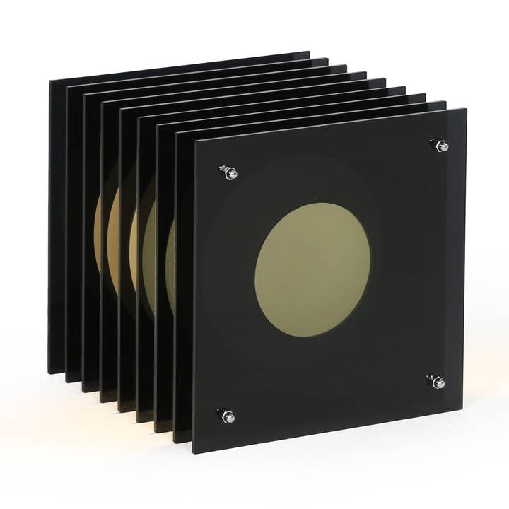 Lớp petit carré en acrylique gris foncé pour la vente par BANG