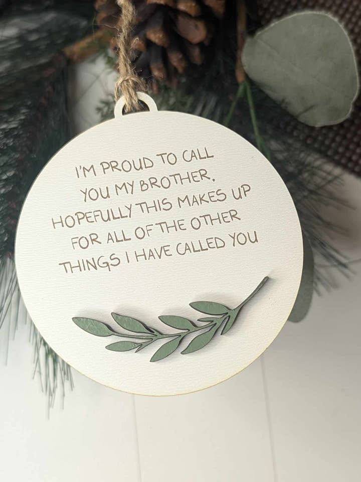 Décoration de Noël amusante entre frère et sœur pour la vente par Richer Design Co.