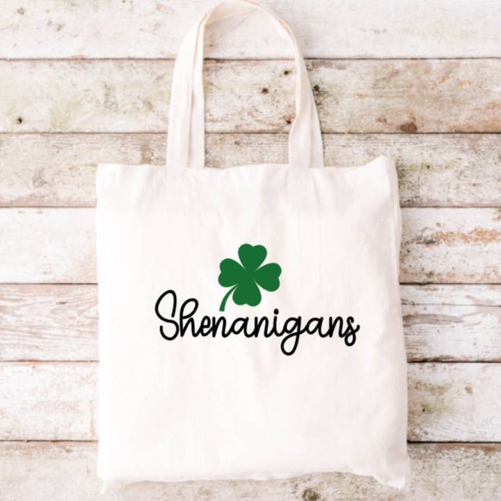 Sac fourre-tout Shenanigans, sac fourre-tout drôle, sac fourre-tout, sac fourre-tout en toile, fourre-tout de la Saint-Patrick pour la vente par Brandi Dai Designs