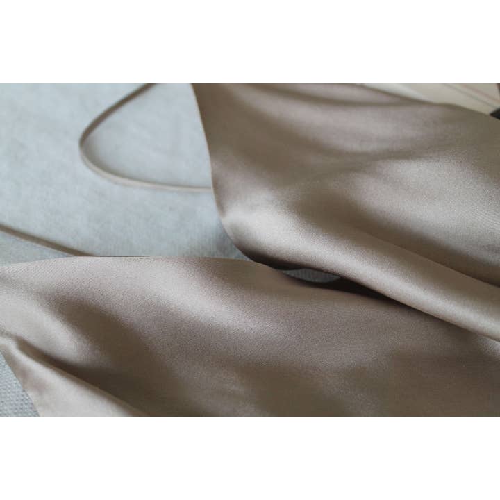 TOP SOIE NATURE pour la vente par JEANNE VOILIER