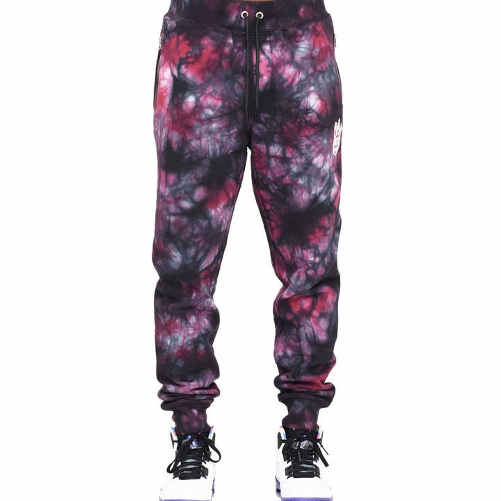 NEUARTIGE JOGGINGHOSE IN MERLOT-BATIK-OPTIK für den Großhandel von Cult of Individuality