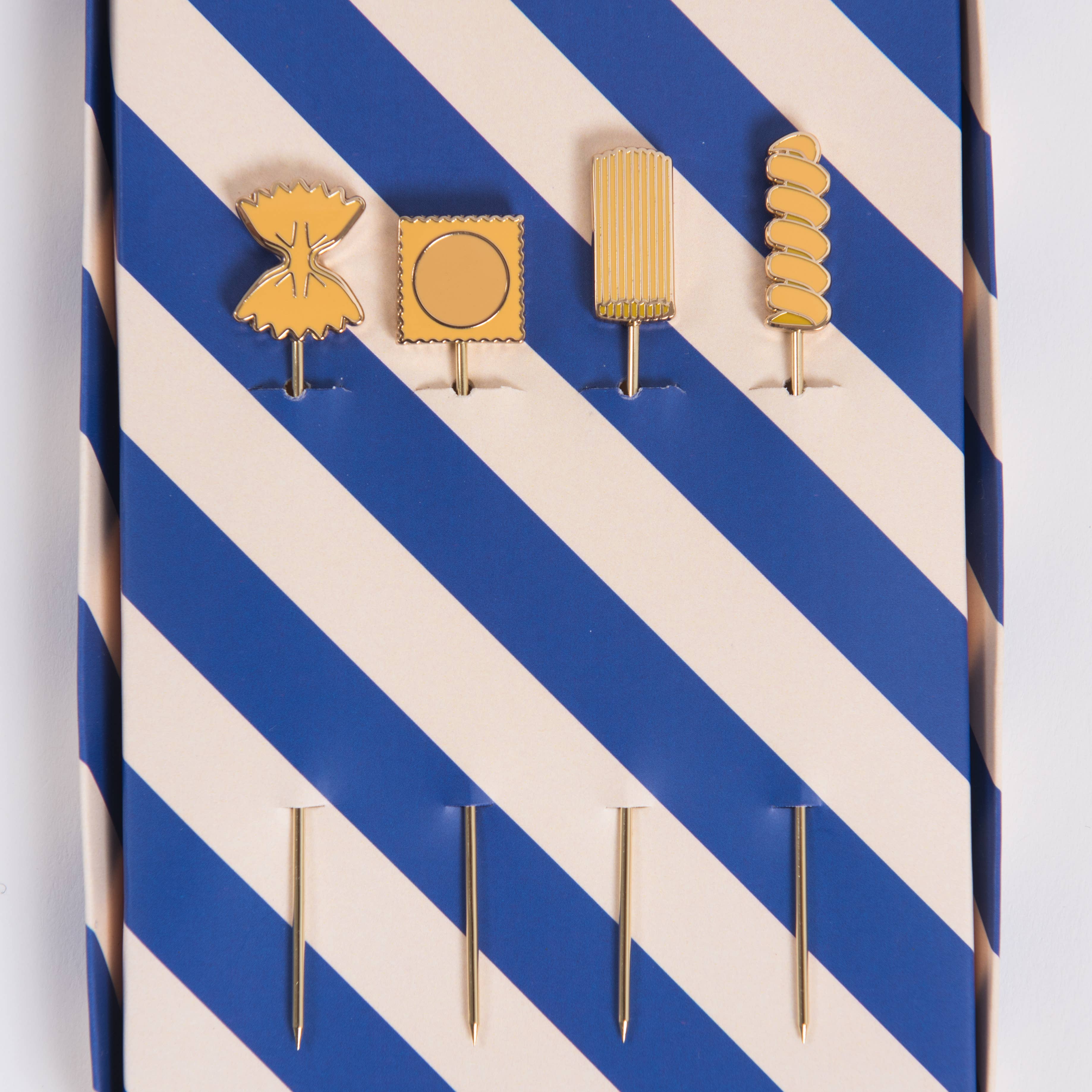 Love & Victory – wholesale Cocktail pick – Pasta Cocktail Picks6