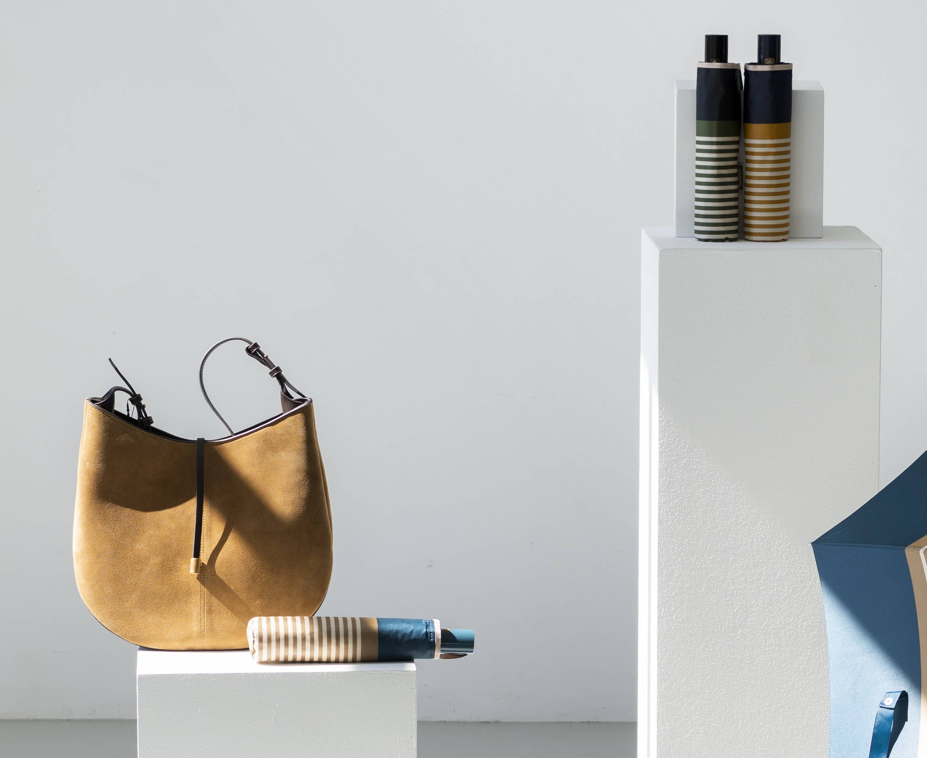 Ezpeleta - Wholesale Umbrella - Women's - EZPELETA striped folding umbrella1