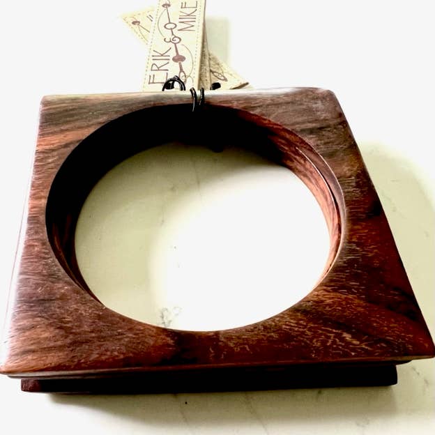 Erik & Mike - Wholesale Bangle Bracelet - Sono wood bangle squares