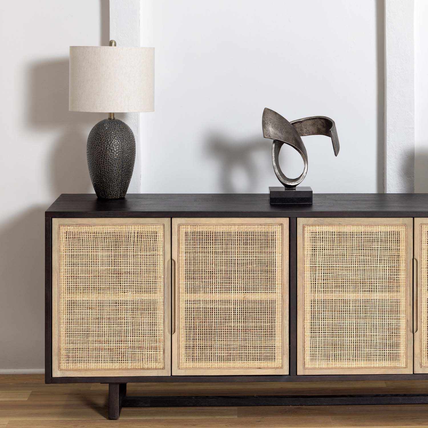 Hauteloom - Wholesale Accent/Desk Lamp - Emet Ribbed Glass Brass Table Lamp2