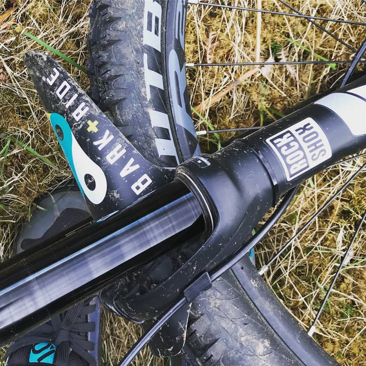 BARK + RIDE – wholesale Sporting accessories – Front Mud Guard for Mountain Bikes - Turquoise Paws1