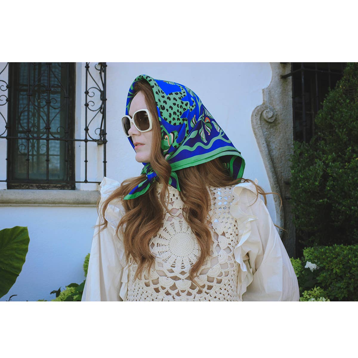 Jessie Zhao New York - Vendita all'ingrosso Sciarpa - Donna - Sciarpa di seta bifacciale con leopardi nella natura verdeggiante3