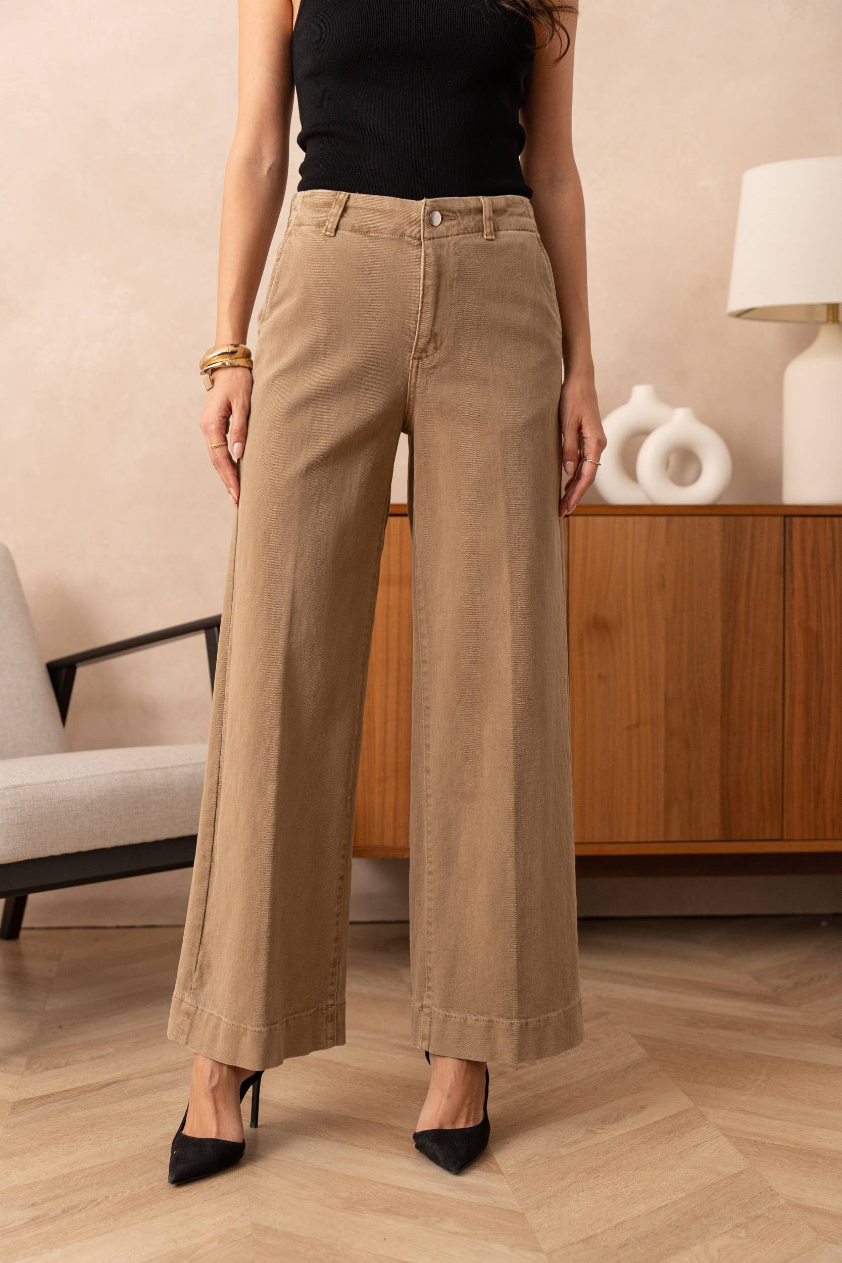 Vivid - Wholesale Jeans - Women's - Wide-leg jeans with front pleats18