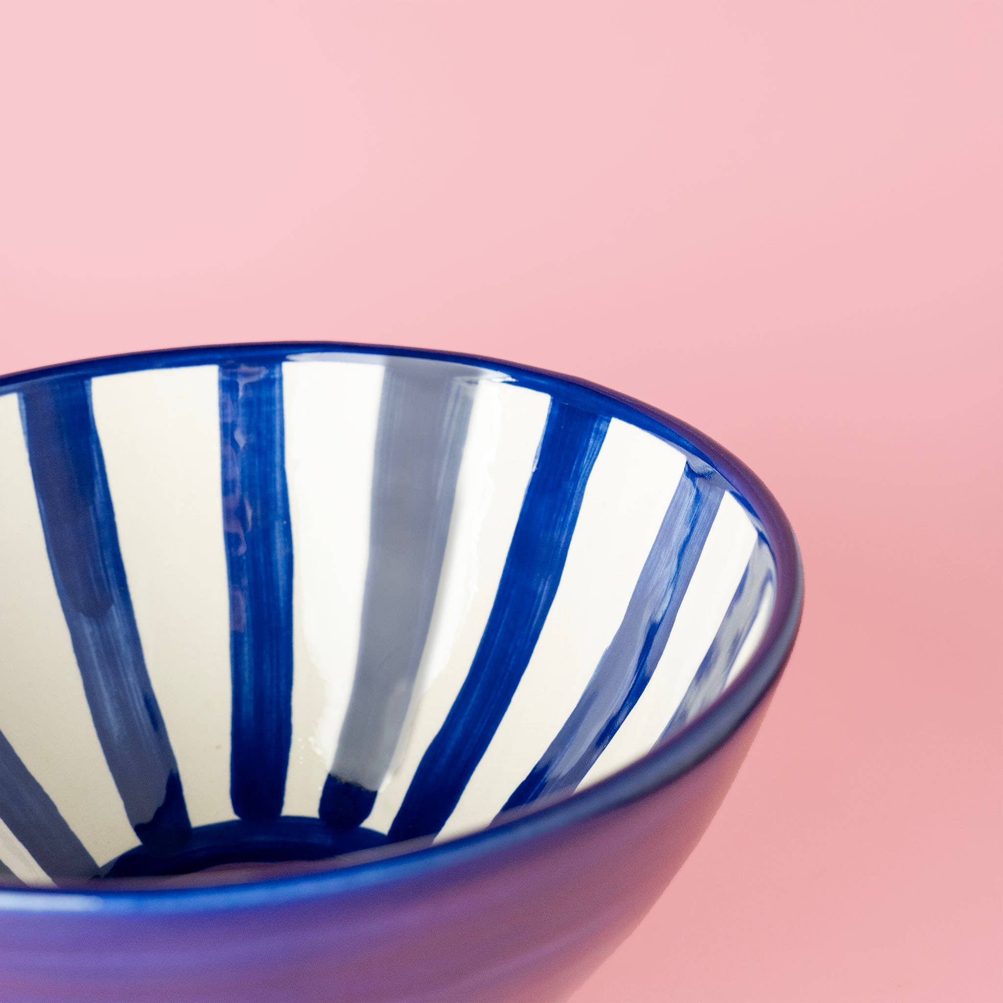 Alfar Tierra Cocida – wholesale Serving bowl – Artisanal Ceramic Serving Bowl – Blue & White / Costa Azul2
