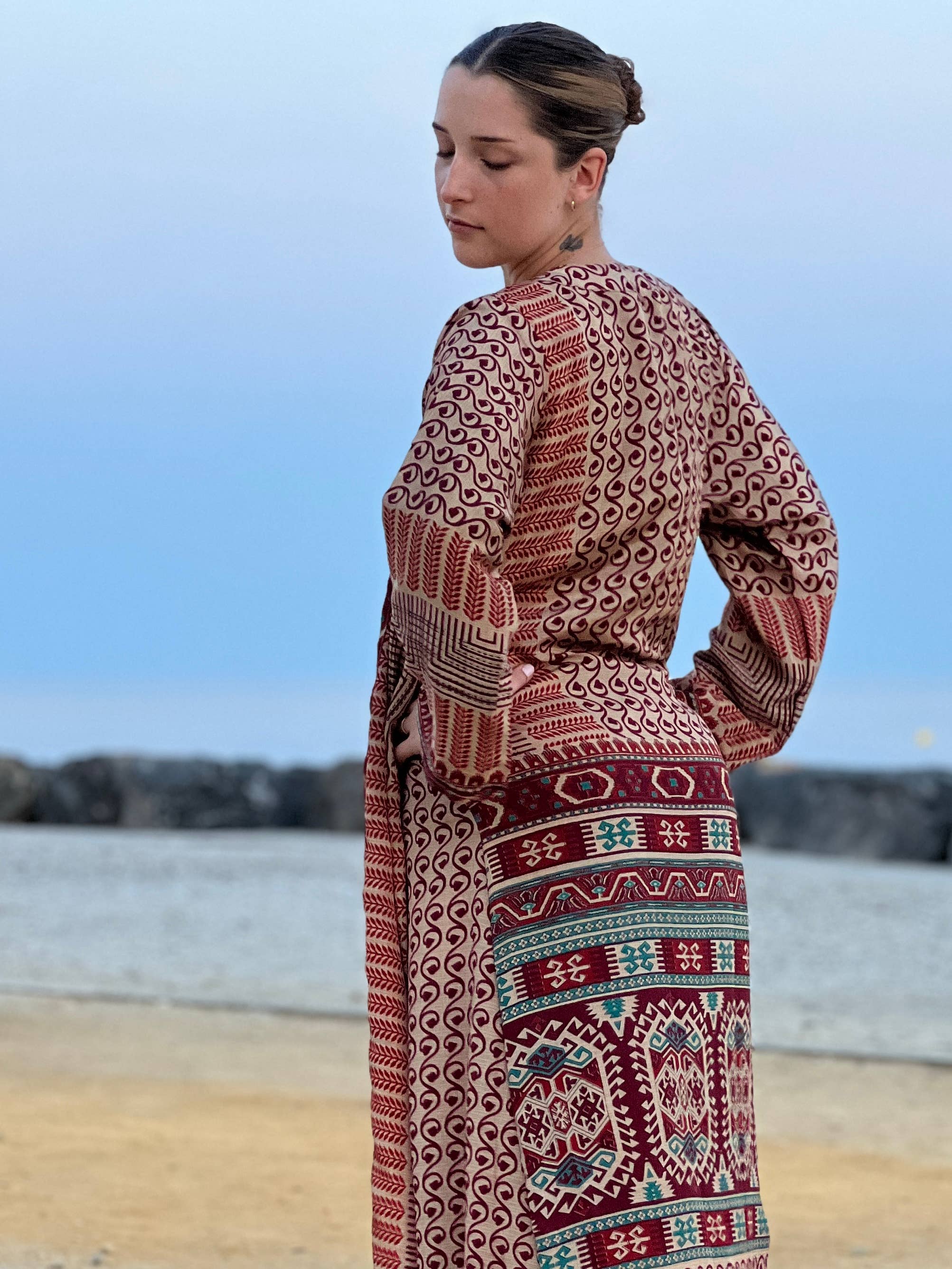 Kinomy – wholesale Kimono – Women's – Reversible long kimonos Pack 10, recycled silk kimono.1