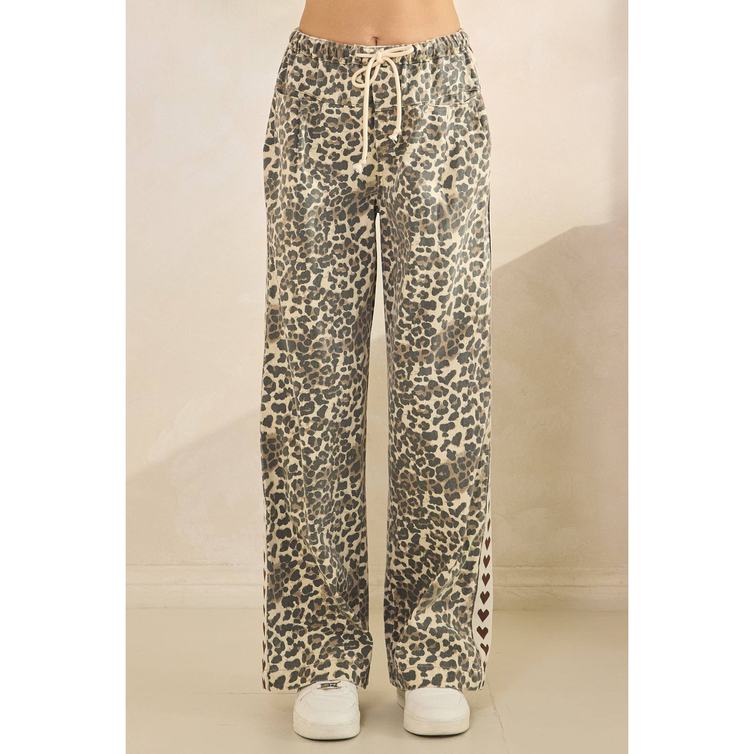 Veveret – wholesale Pants – Women's – Leopard Printed Striped Wide Legged Pants1