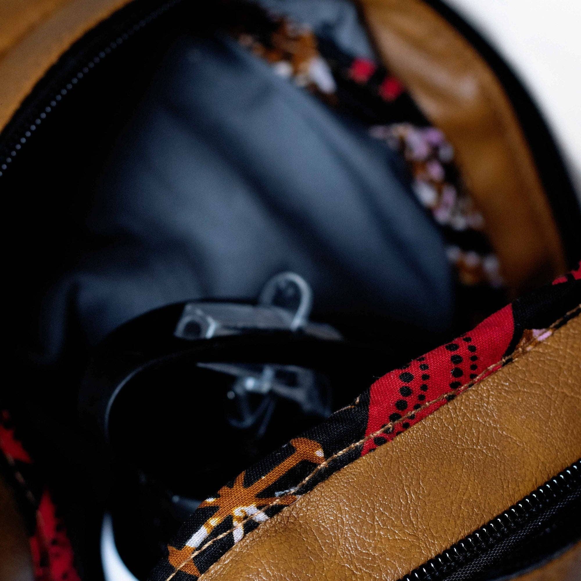 Ecodunia - Wholesale Crossbody Bag - Unisex - Large Vegan Leather Crossbody Sling Bag | Umoja7