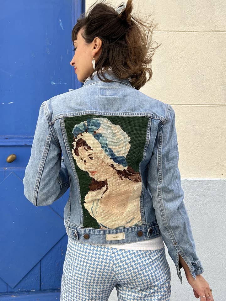 Upcycling-Jeansjacke mit vintage Stickerei für den Großhandel von Frankie
