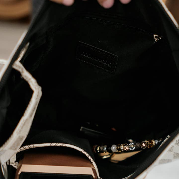 modern and chic - Wholesale Clutch Bag - Women's - Alexa Oversized Travel Clutch3