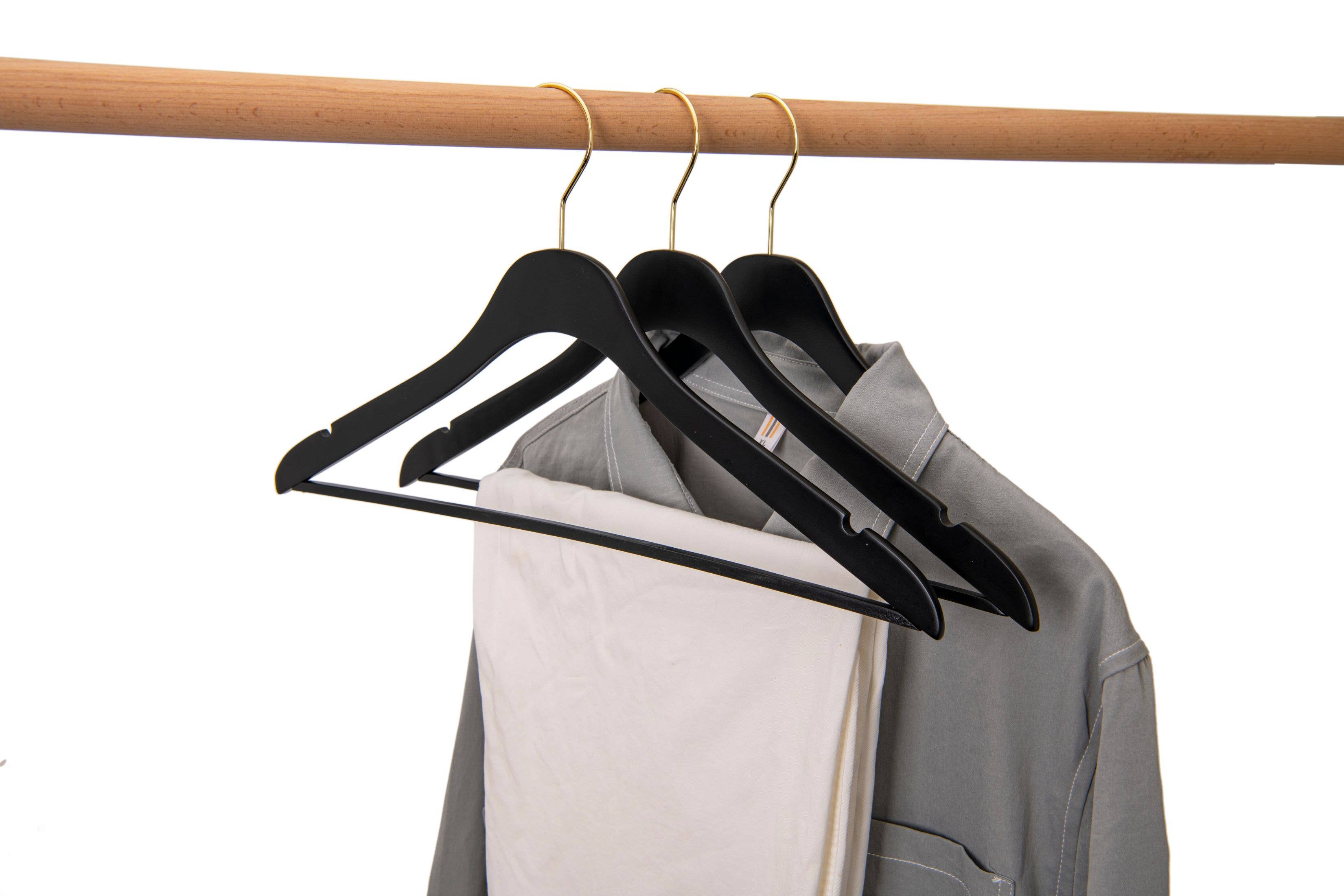 Quality Hangers - Wholesale Clothes Hangers - WS70 Ultra Slim Suit Hangers with Pant Bar Black/gold - 5PK18