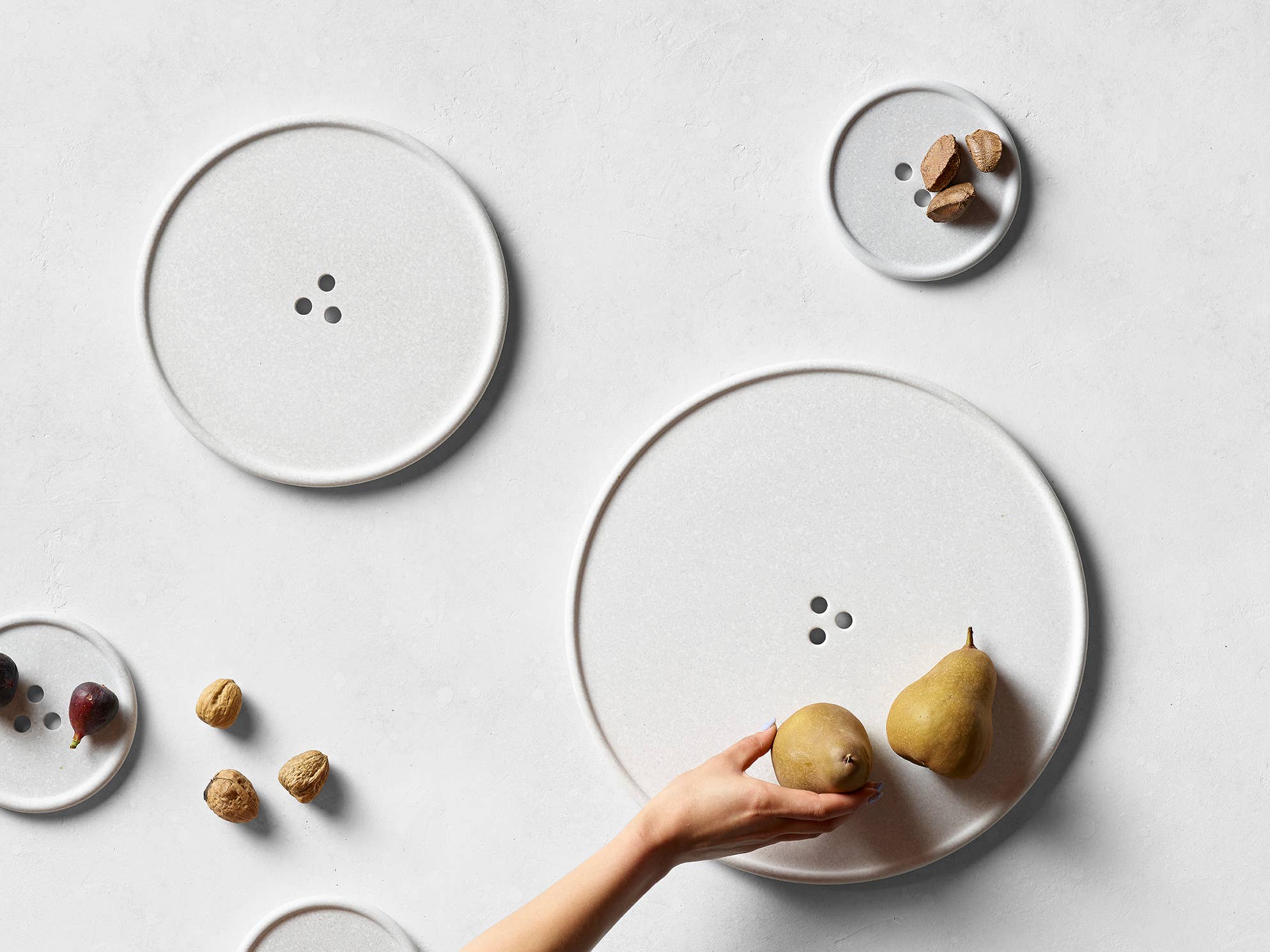 UME Studio – wholesale Prydnadsbricka – Bouton - Svart6