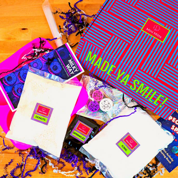 Mælkevejen Donut Kit for engroshandel hos Mini Mitts Kids Baking Kits