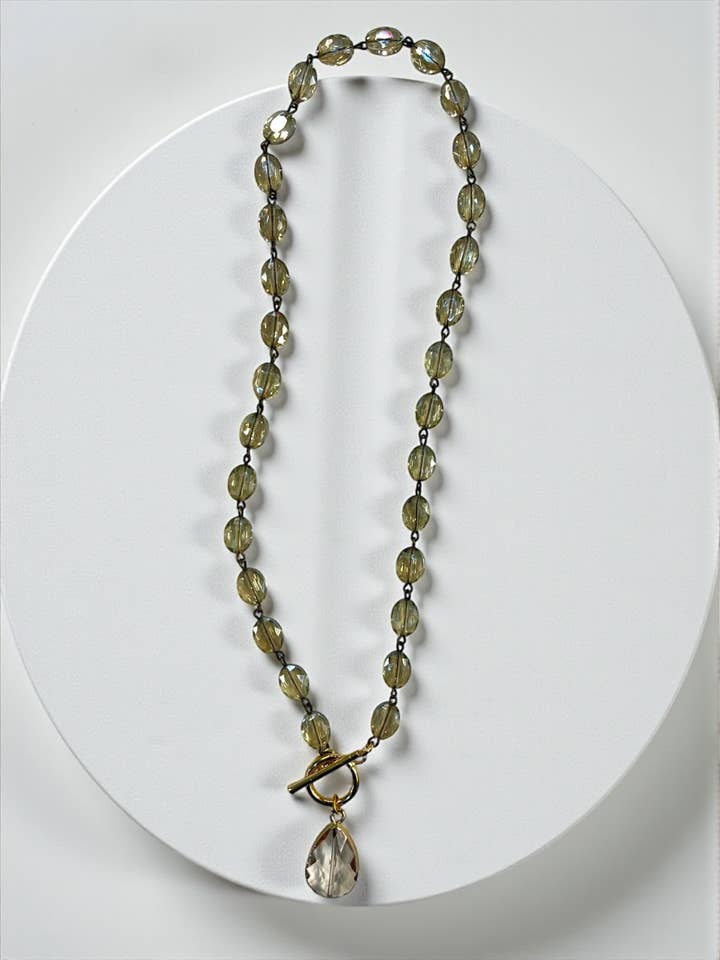 Colar Oval Champagne 22" com Fecho Dourado e Pingo por atacado de Ava Capri