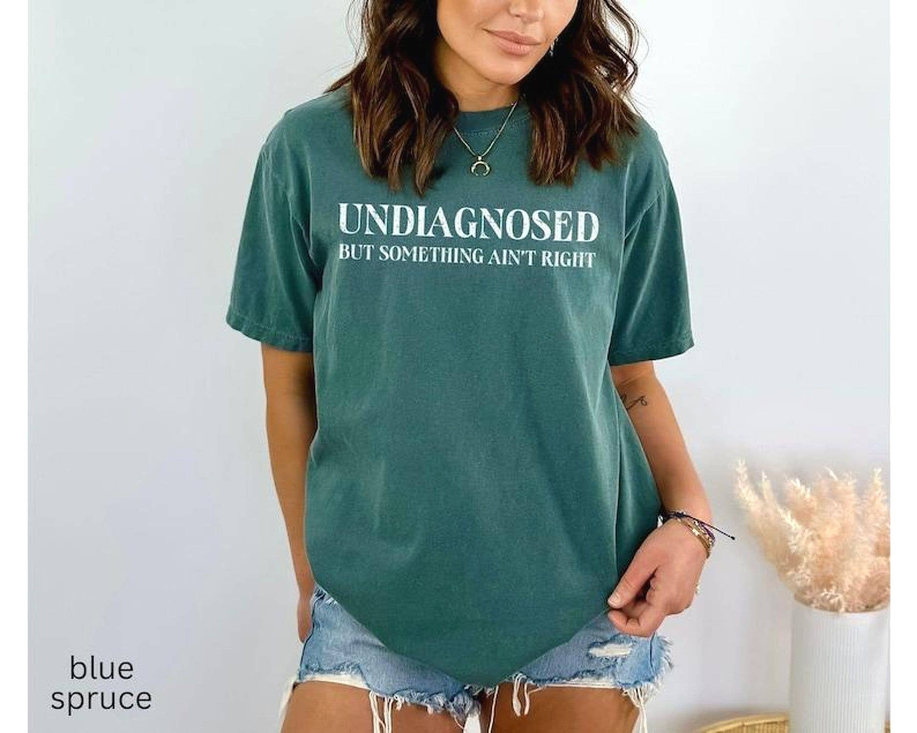 TheKingShirt - Wholesale Graphic Sweatshirt - Women's - Undiagnosed But Pretty Sure Somethings Up Funny Comfort Tee0