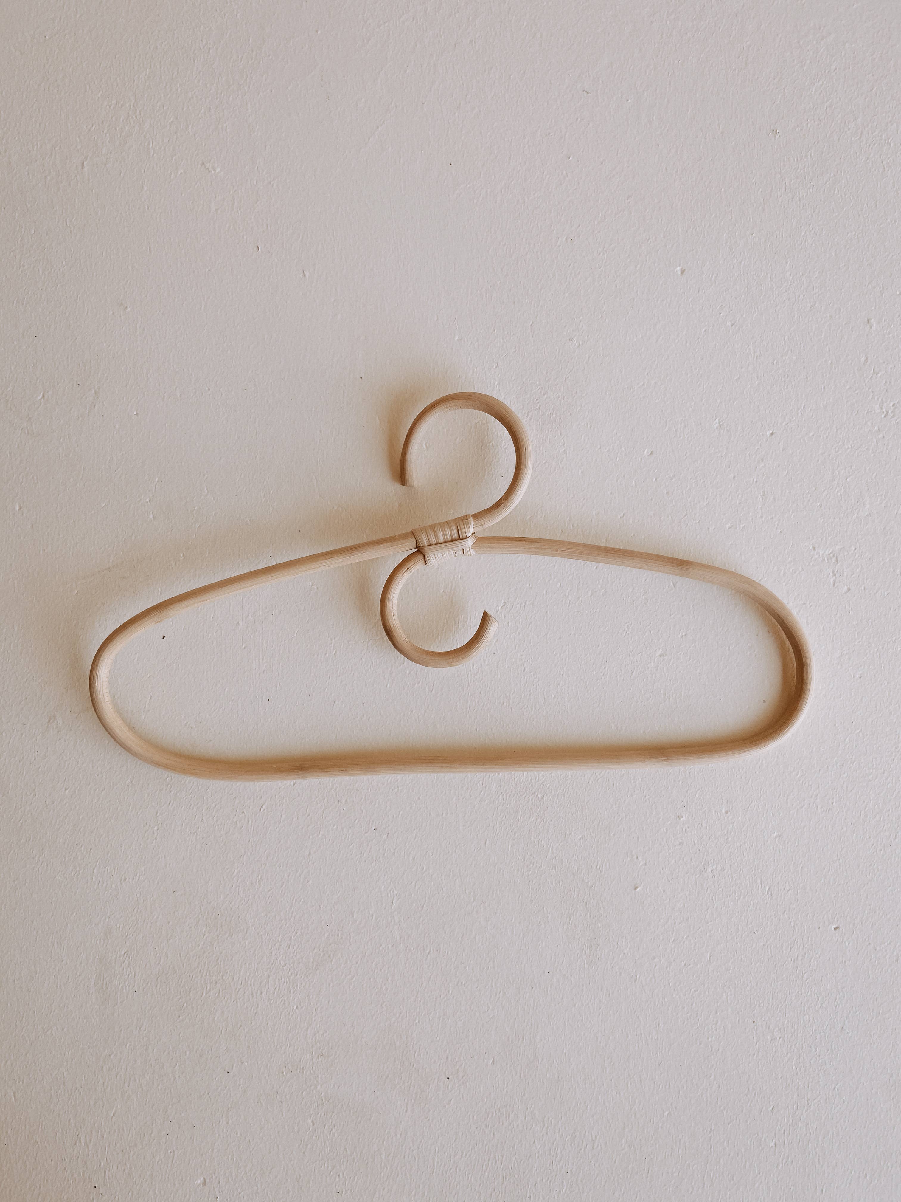 Village Thrive - Wholesale Clothes Hangers - Traditional Rattan Hanger3