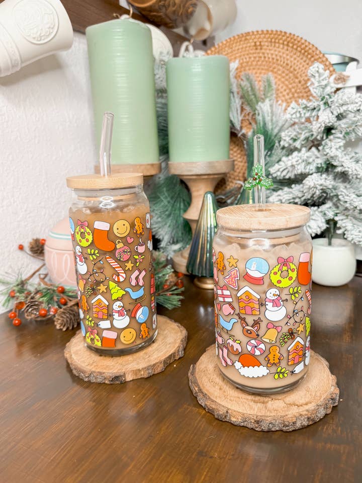 Collage di Natale - Tazza di Natale da 16oz e 20oz per la vendita all'ingrosso da parte di Curly Tailed Designs