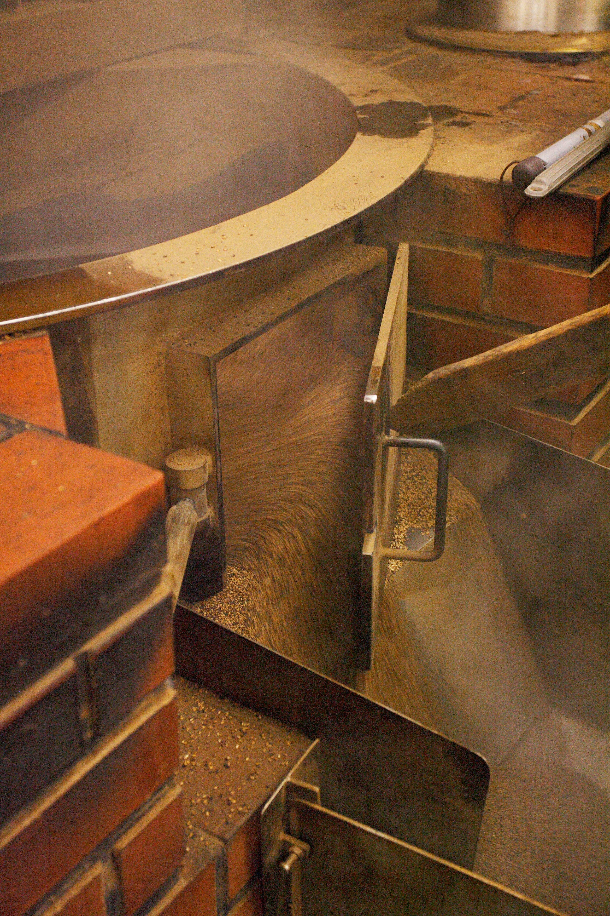 Japan Artisans - Wholesale Hot Sauce - Henko-Sesame hot sauce with takanotsume peppers 60g3